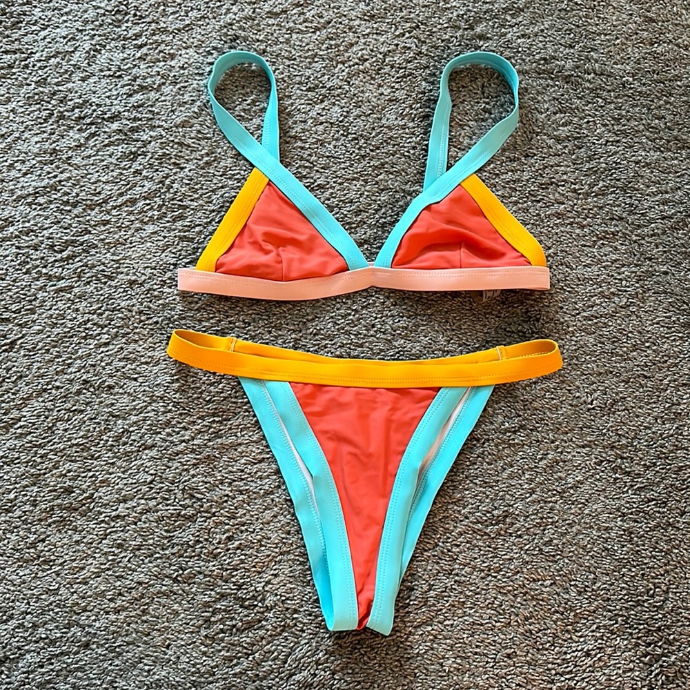 Shein Colorblock Cheeky Bikini Set Size Medium - image 1